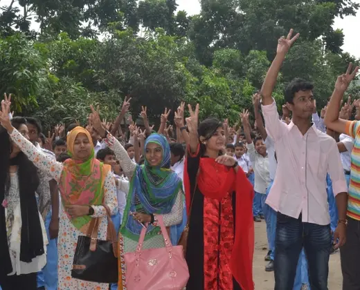কৃতকার্য শিক্ষার্থীদের উচ্ছ্বাস
